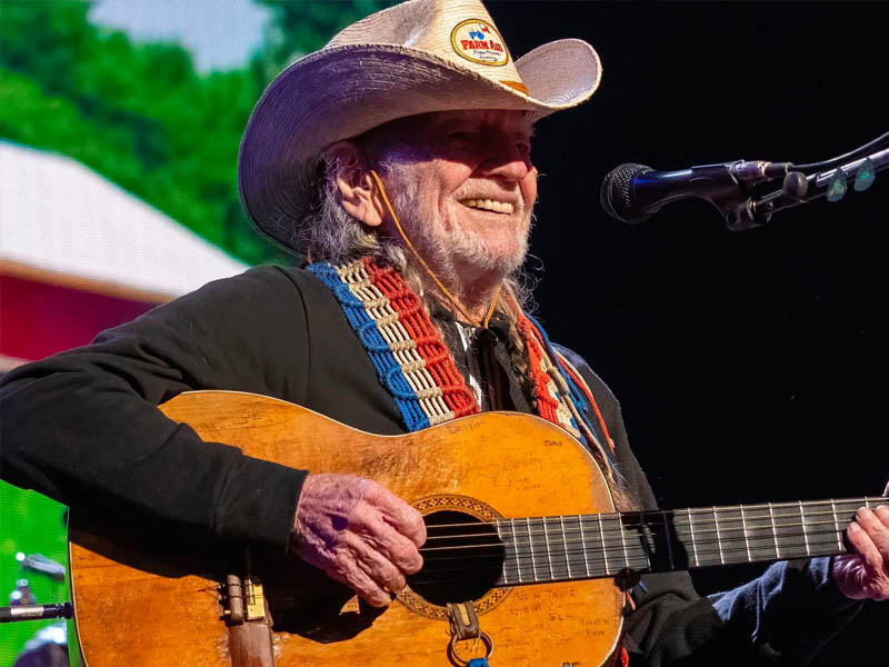 Outlaw Music Festival: Willie Nelson and Family, Bob Weir and Wolf Bros, String Cheese Incident & Particle Kid at Xfinity Center